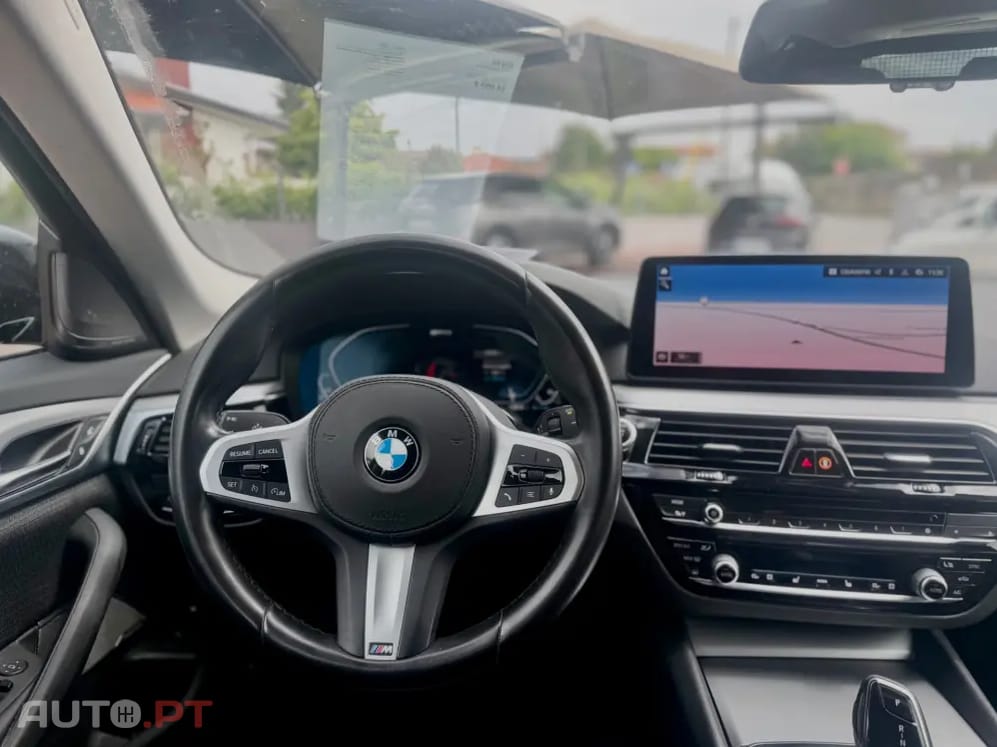 BMW 530 e Pack Desportivo M