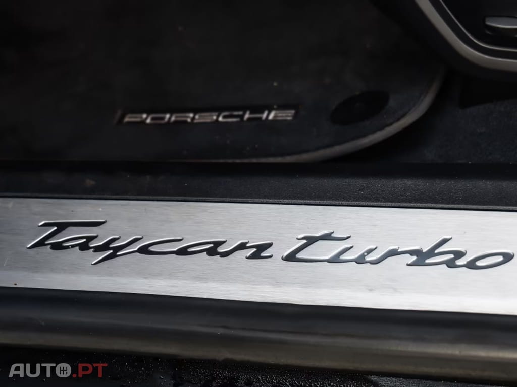 Porsche Taycan Turbo I.V.A DEDUTIVEL 