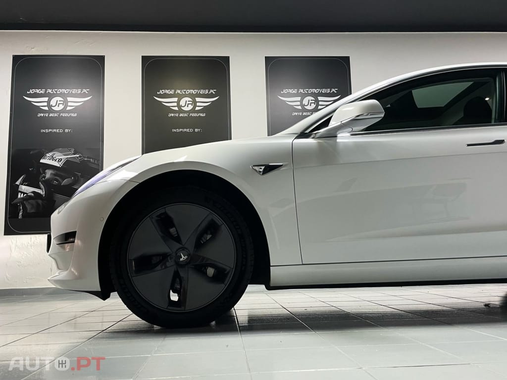 Tesla Model 3 Standard Range Plus RWD