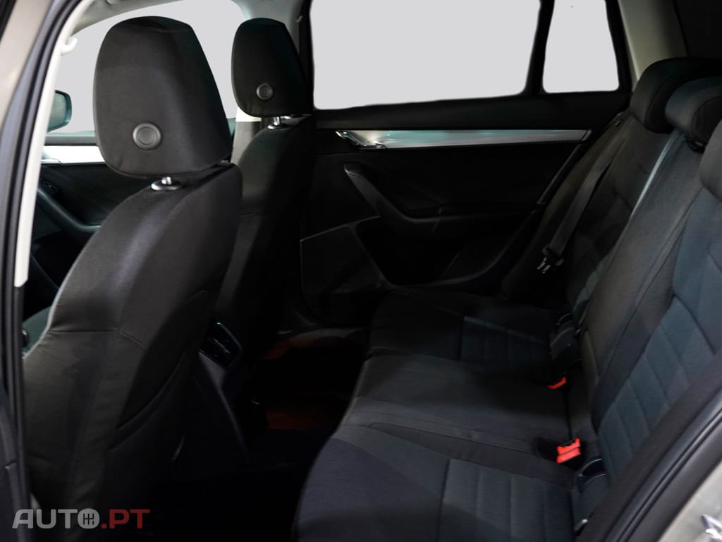 Skoda Octavia Break 1.6 TDI EXECUTIVE