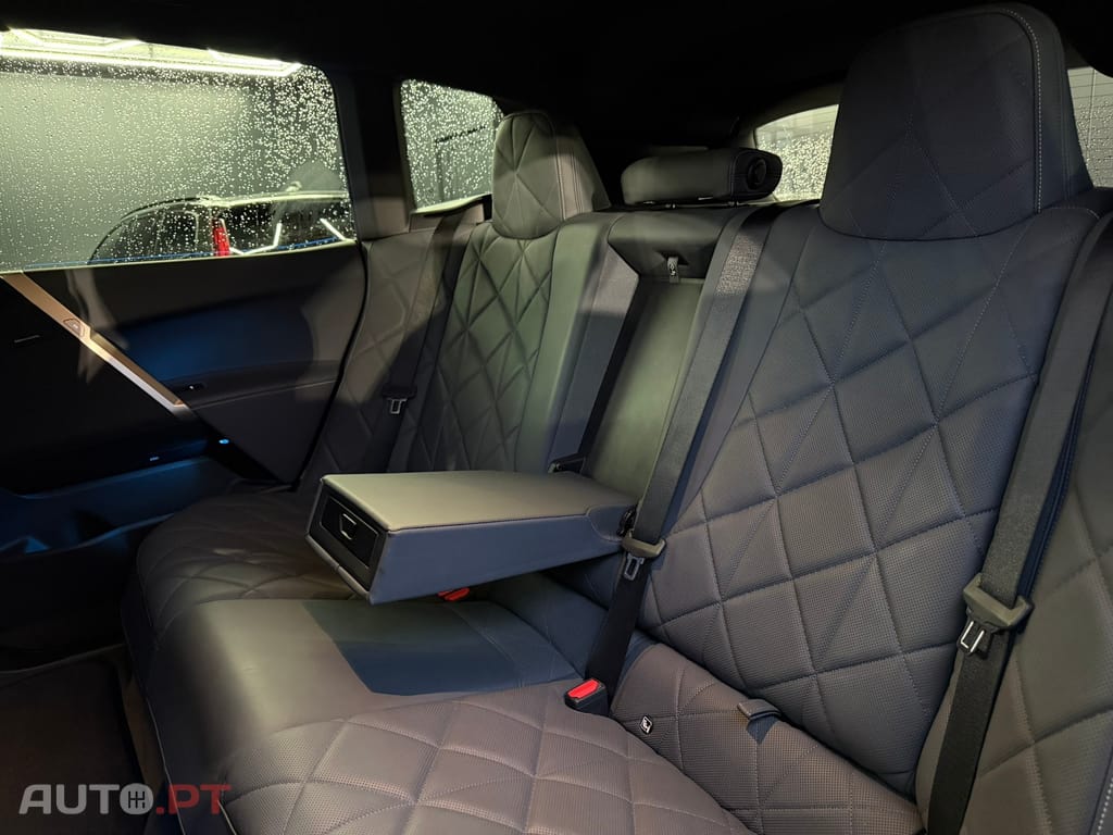 BMW iX xDrive 40 Pack Desportivo