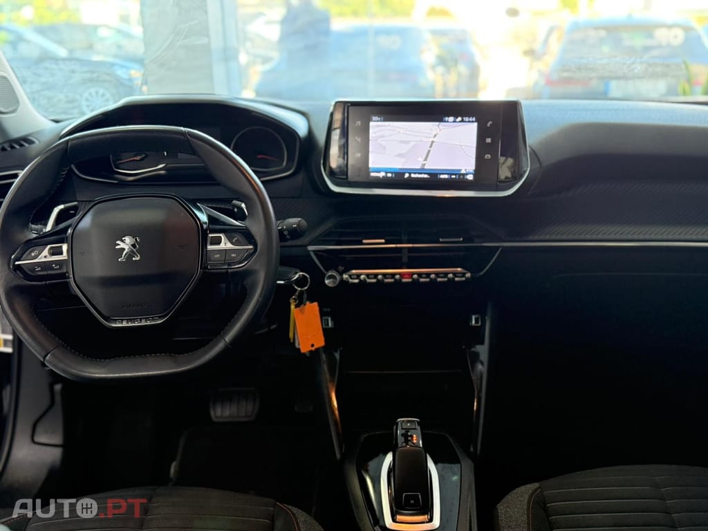 Peugeot 2008 1.2 PureTech Active Pack EAT8