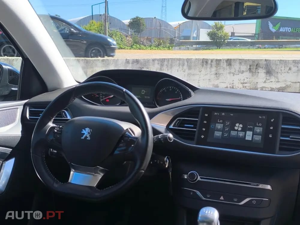 Peugeot 308 1.6 BlueHDi Allure J17