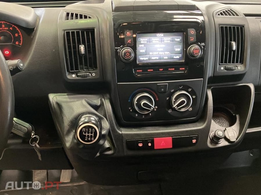 Peugeot Boxer 2.2 BlueHDi 335 L3H2 Premium