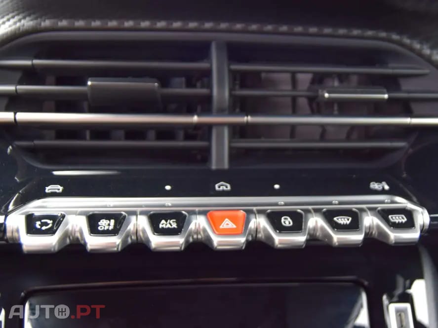 Peugeot 2008 1.2 Hybrid Allure e-DCS6