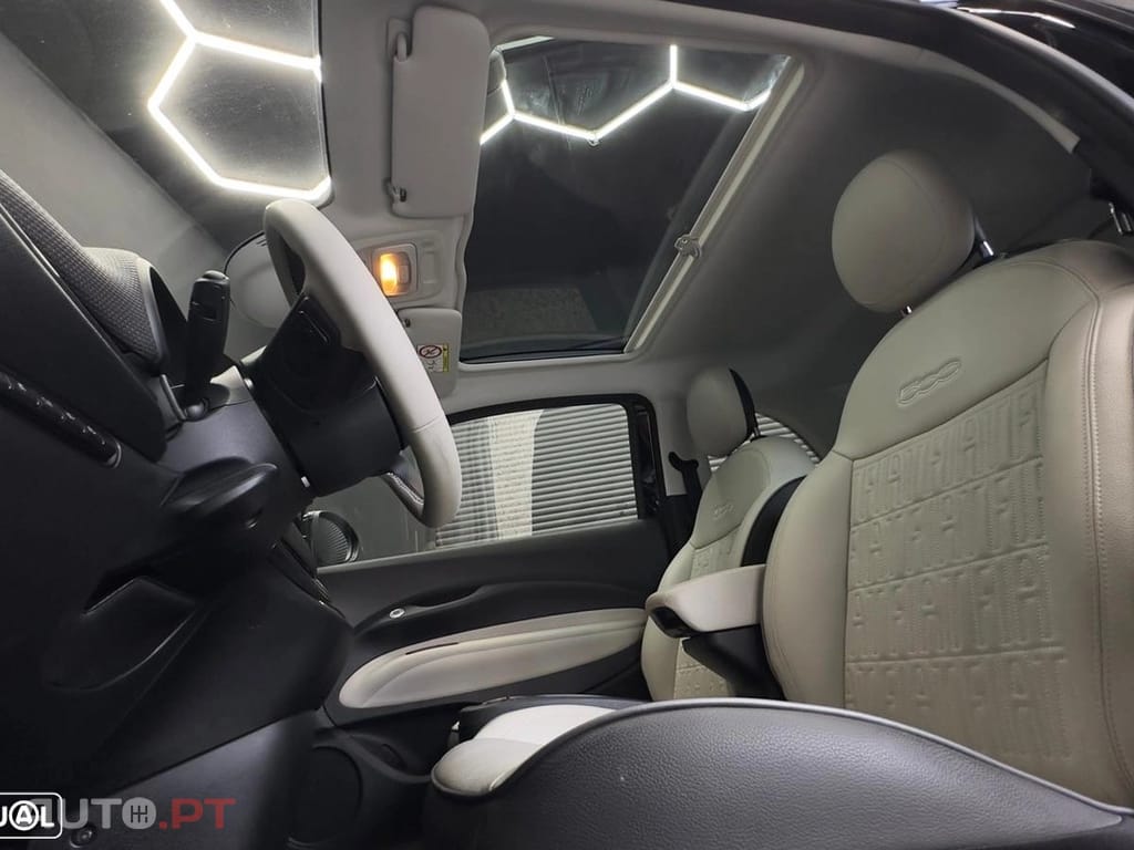 Fiat 500e La Prima