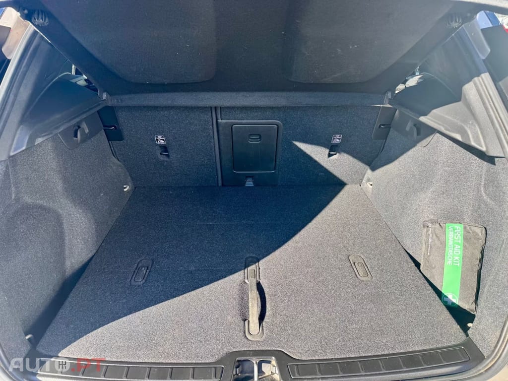 Volvo XC40 Plus Recharge I.V.A DEDUTIVEL 