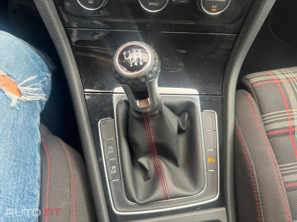 Volkswagen Golf 2.0 TSI GTI