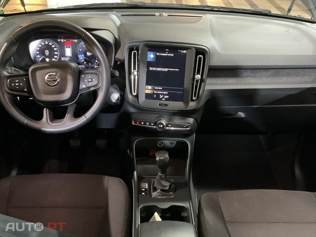 Volvo XC40 1.5 T2 Momentum Core