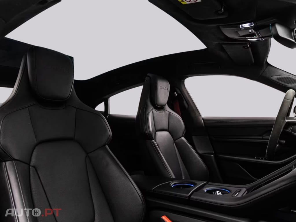 Porsche Taycan TURBO ALL-BLACK