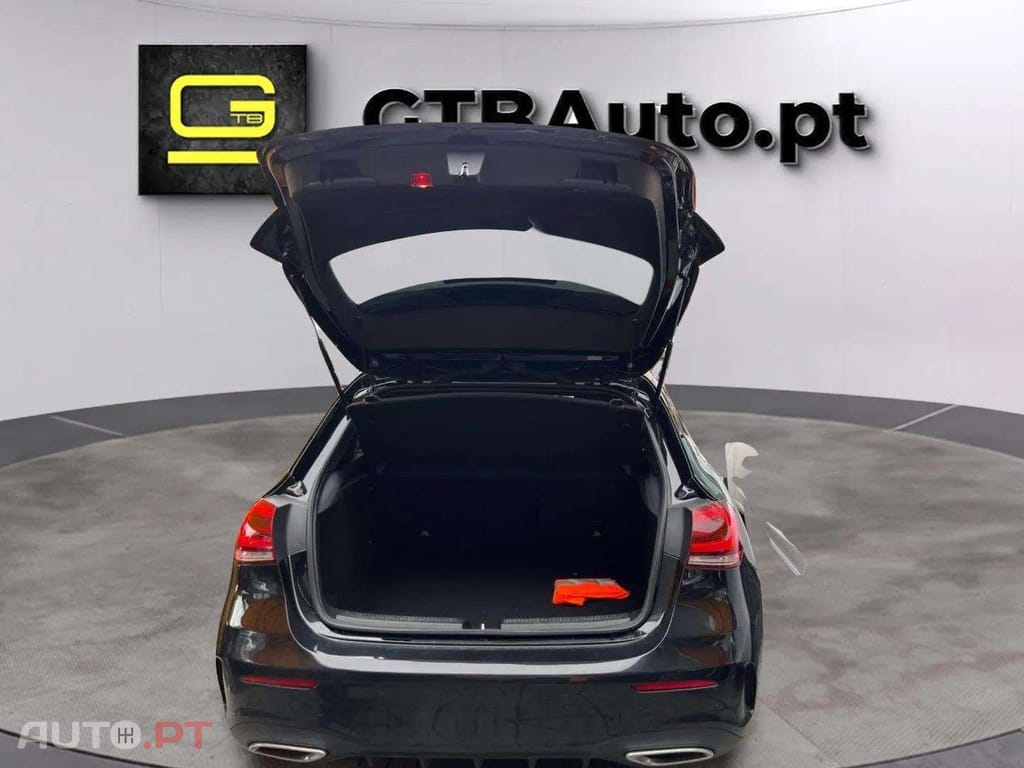 Mercedes-Benz A 180 D Pack Night AMG 