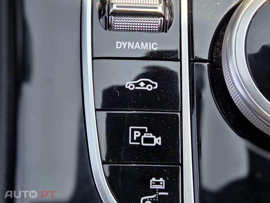 Mercedes-Benz C 300 de AMG-Line (Pack Night) - Burmester Audio, Multibeam, Airmatic, 19"