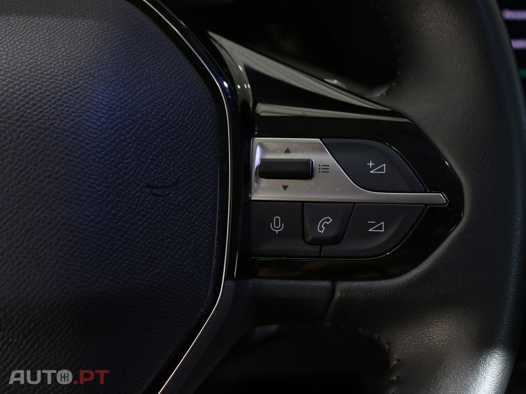 Peugeot 408 1.2 PureTech Allure EAT8