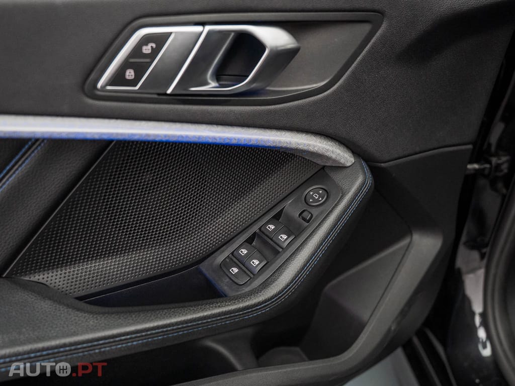 BMW 118 i Pack Desportivo M Auto
