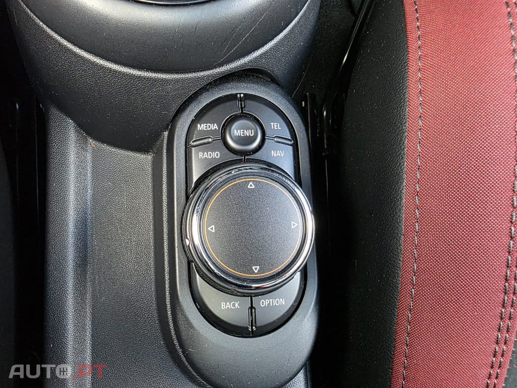 MINI Cooper John Cooper Works Auto Desportiva
