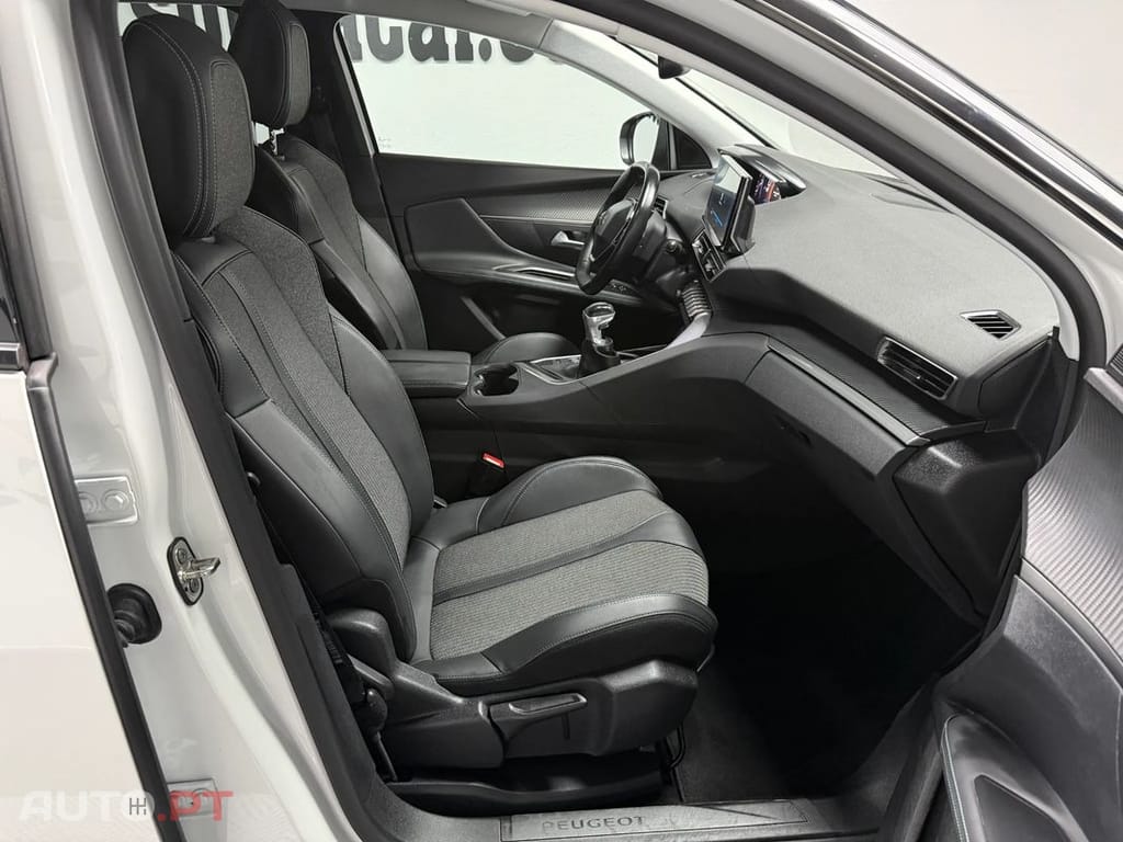Peugeot 3008 PureTech 130 Stop & Start GPF Allure