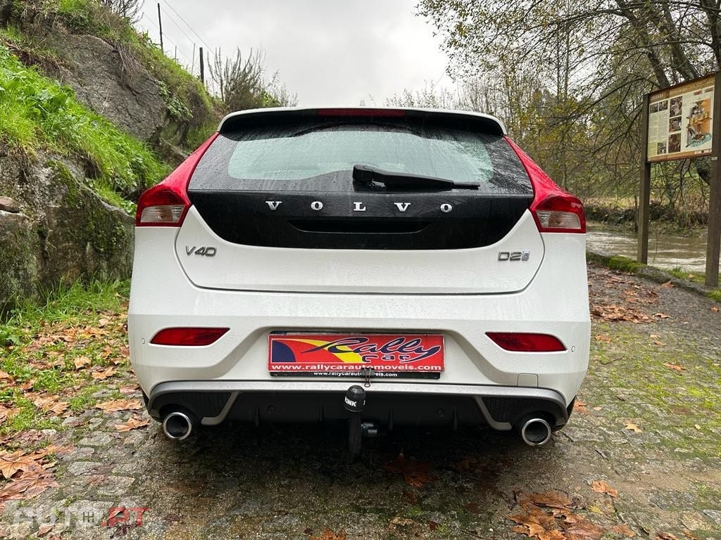 Volvo V40 2.0 D3 R-Design