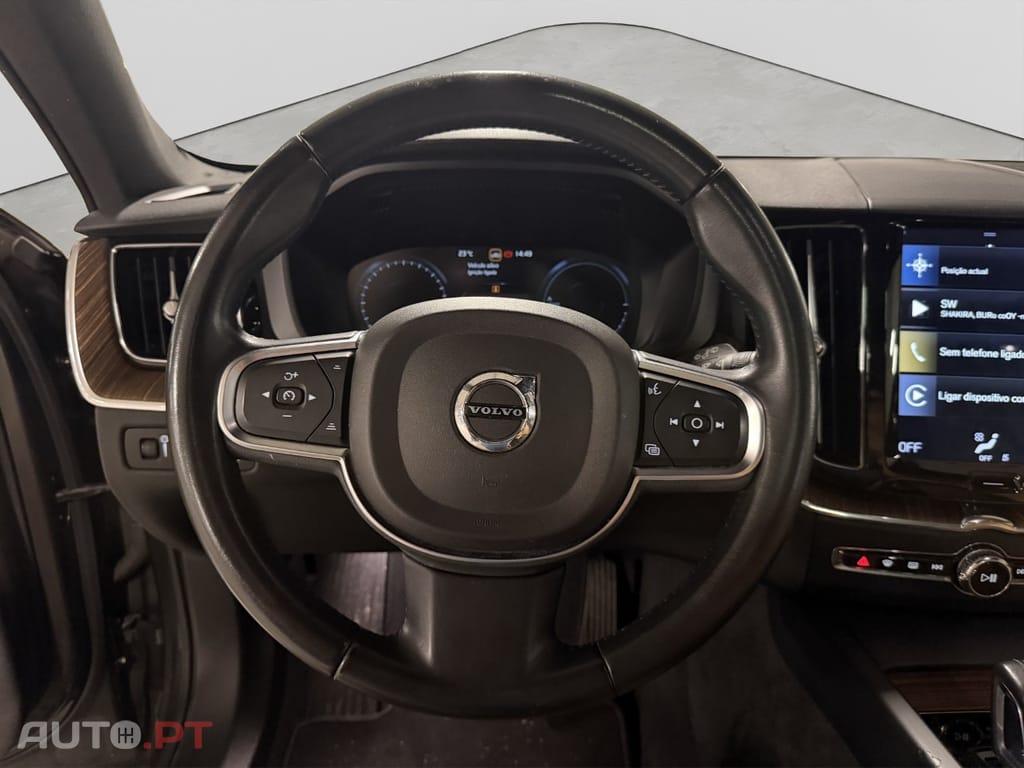 Volvo XC60 2.0 T8 PHEV Momentum AWD