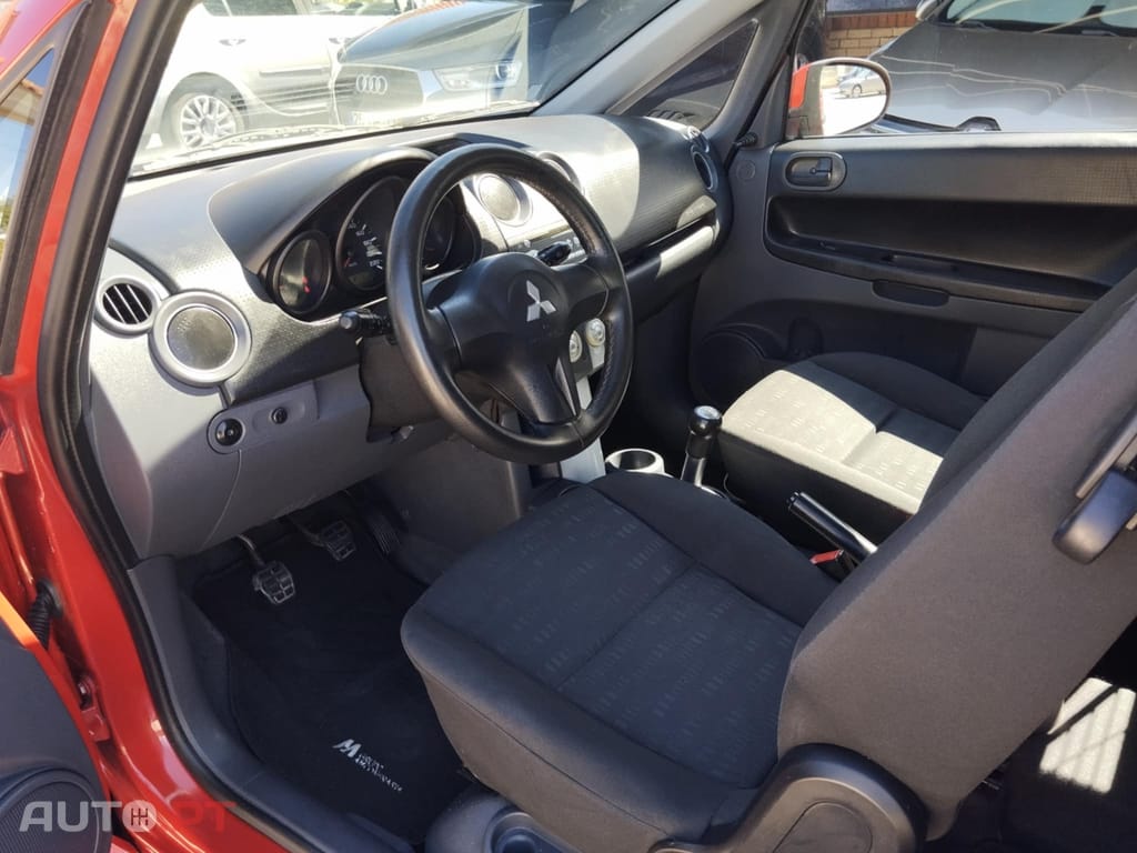 Mitsubishi Colt cz3 van