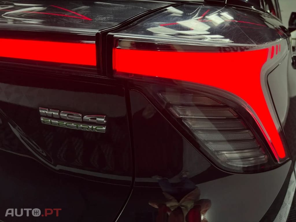 MG MG4 64 kWh Luxury