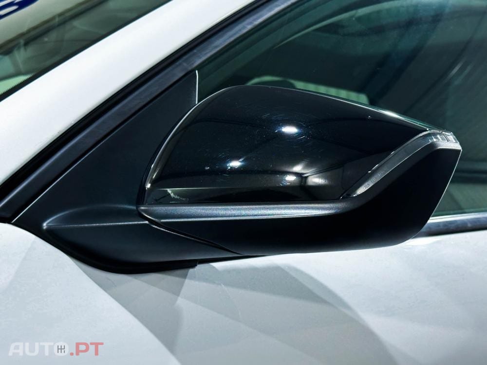 Citroen C4 PureTech 130 Stop&Start EAT8 SHINE