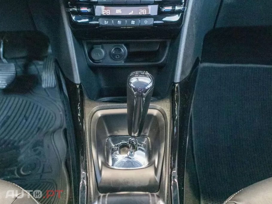Peugeot 2008 1.6 BlueHDi EAT6 Allure