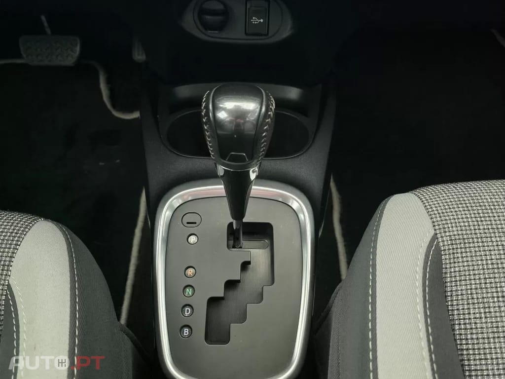 Toyota Yaris 1.5 HSD 20 Anos