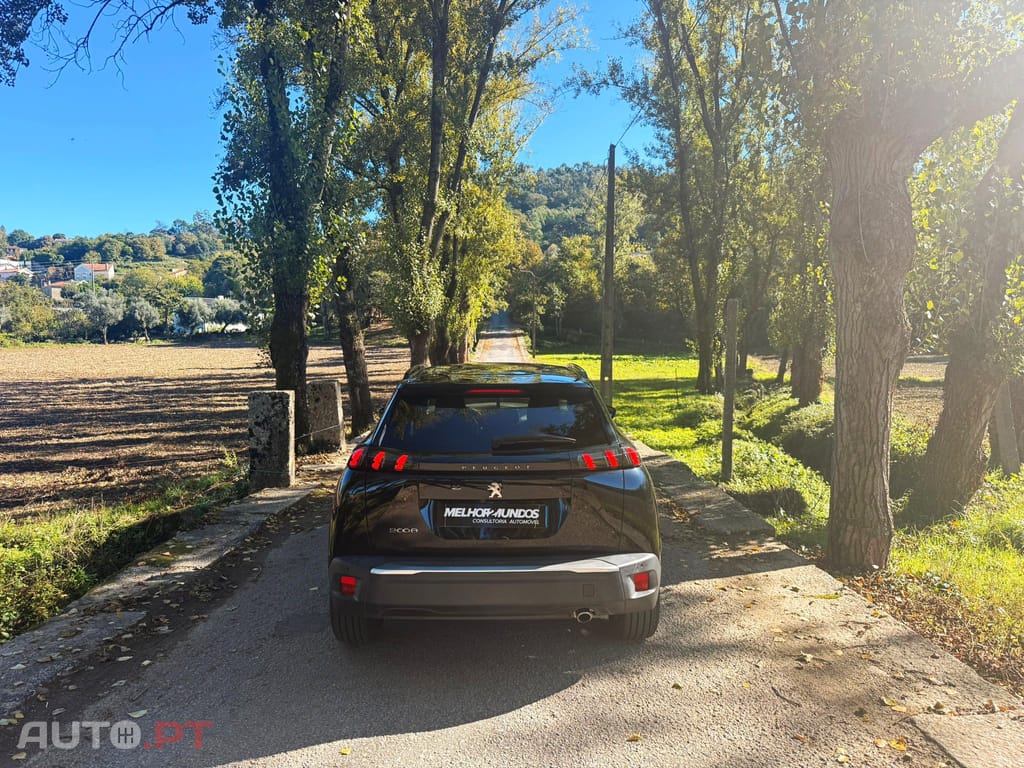 Peugeot 2008 1.5 BlueHDi Allure EAT8