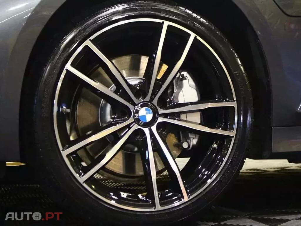 BMW 320 e Line Sport Auto