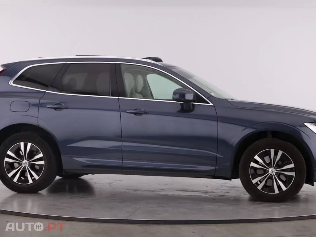 Volvo XC60 2.0 B4 Momentum Plus