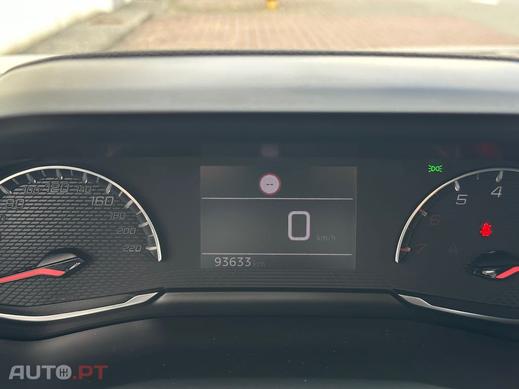 Peugeot 2008 1.2 PureTech Allure Pack