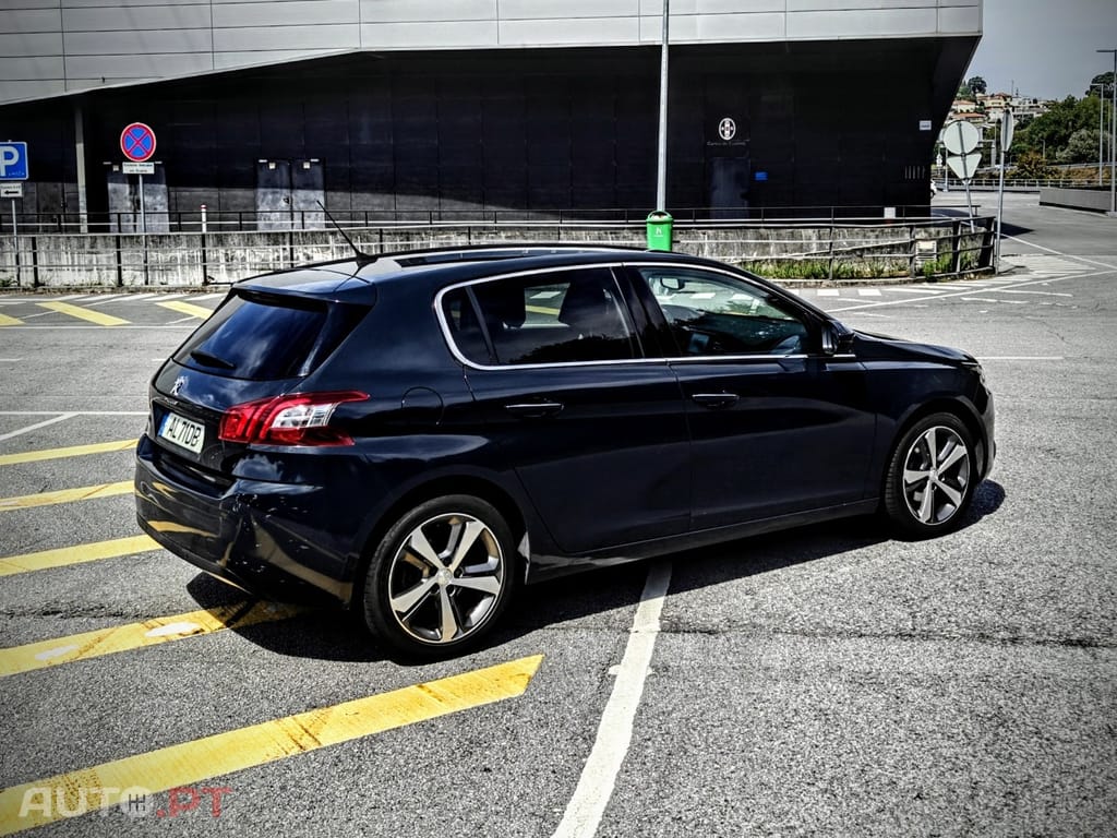 Peugeot 308 1.2 PureTech Allure Full LED