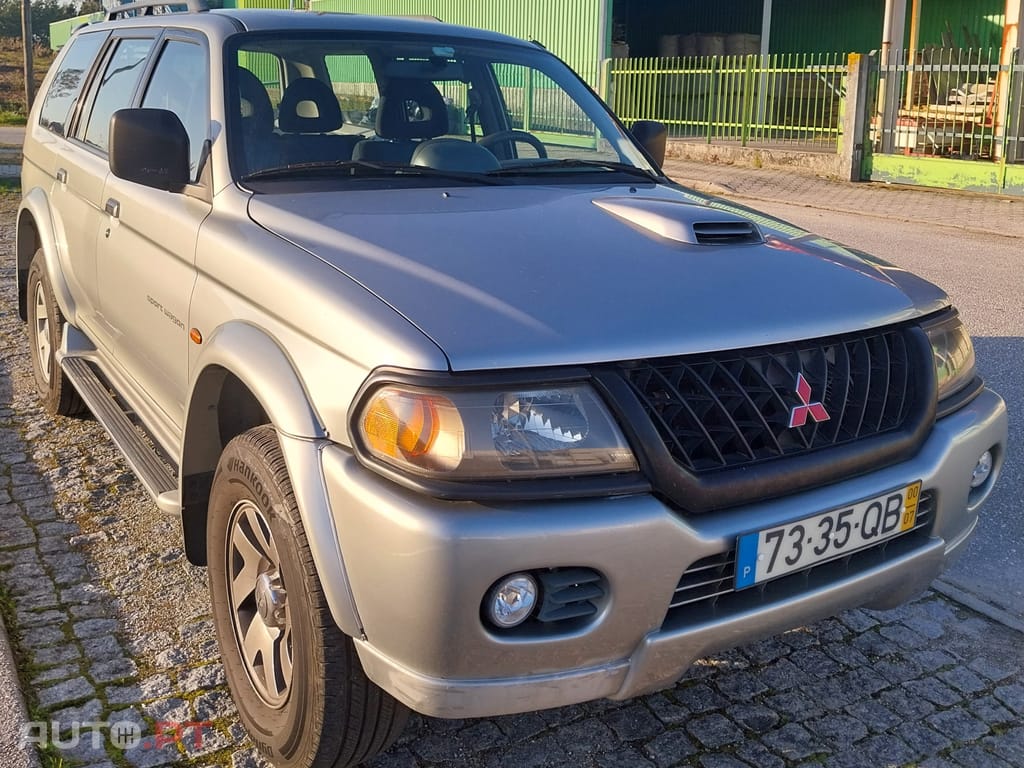 Mitsubishi Pajero Sport 2.5 TD GLS