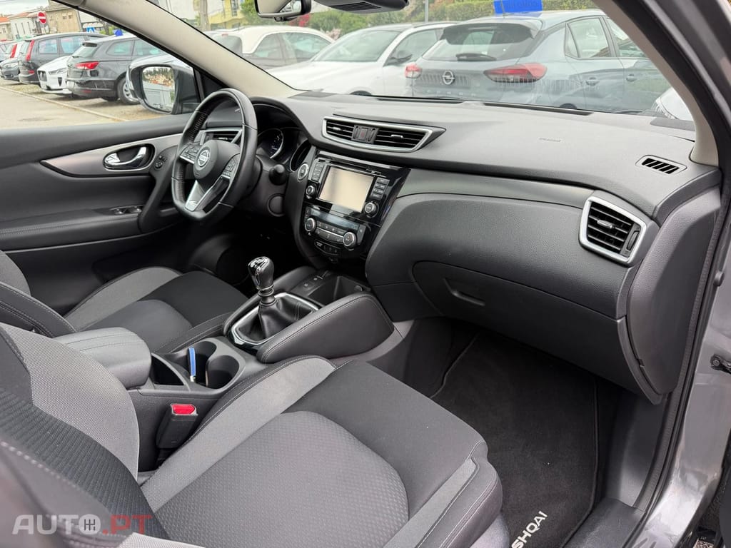 Nissan Qashqai 1.5 dCi N-Connecta J18
