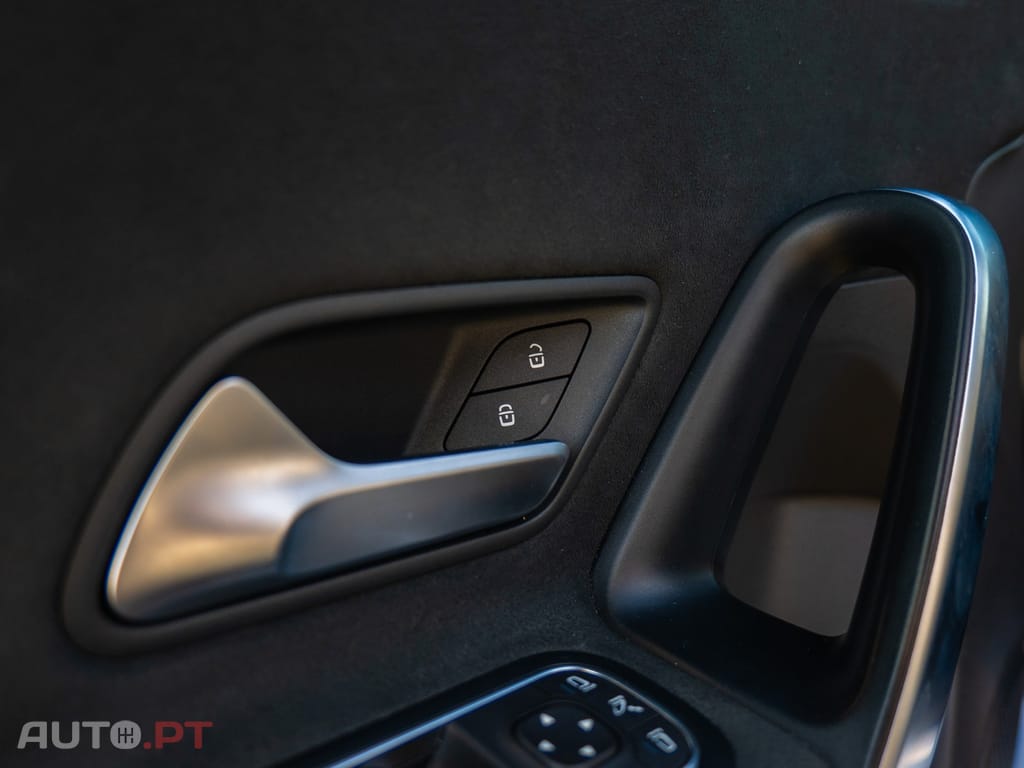 Mercedes-Benz A 35 AMG 4Matic Speedshift DCT 7G