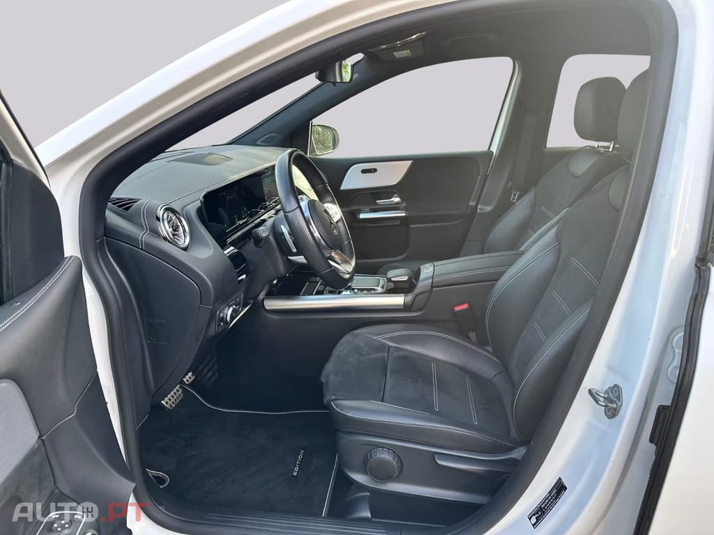 Mercedes-Benz B 250 I.V.A DEDUTIVEL e AMG Line Night