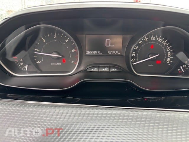 Peugeot 2008 1.6 BlueHDi Style