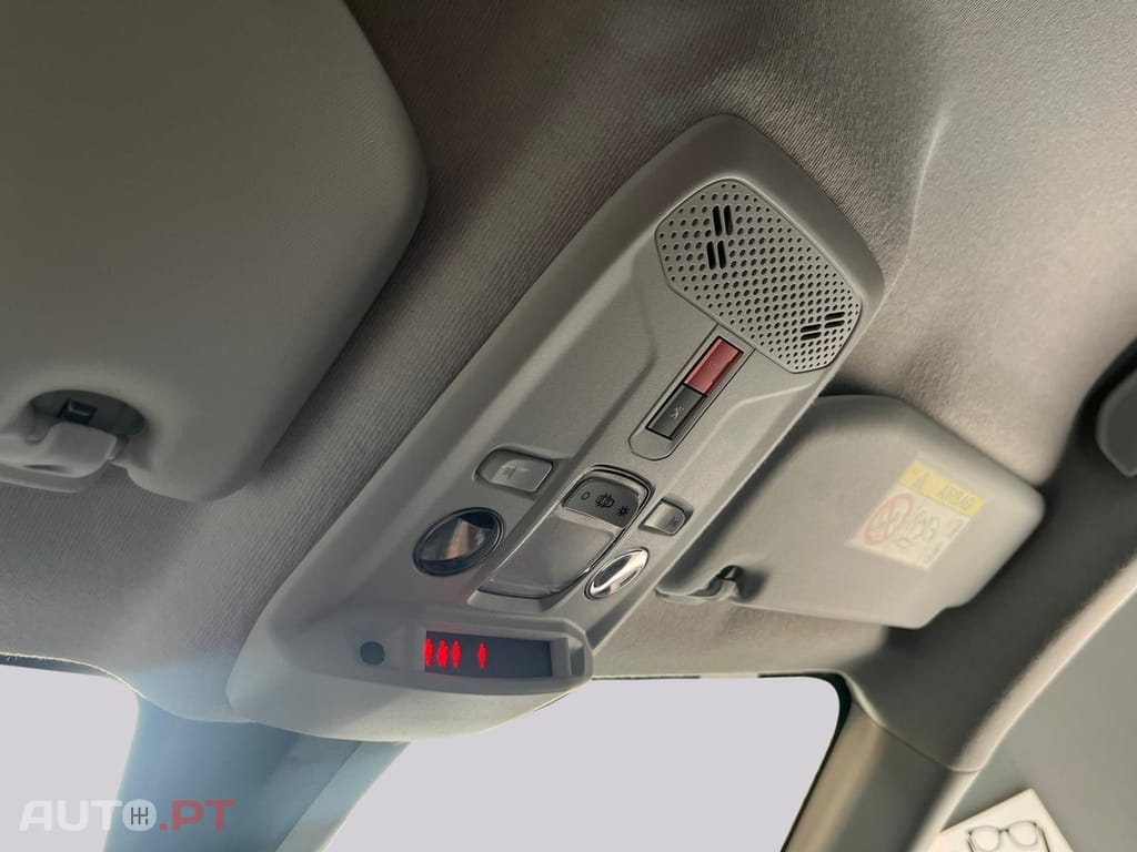 Peugeot E-208 Active Business I.V.A DEDUTÍVEL