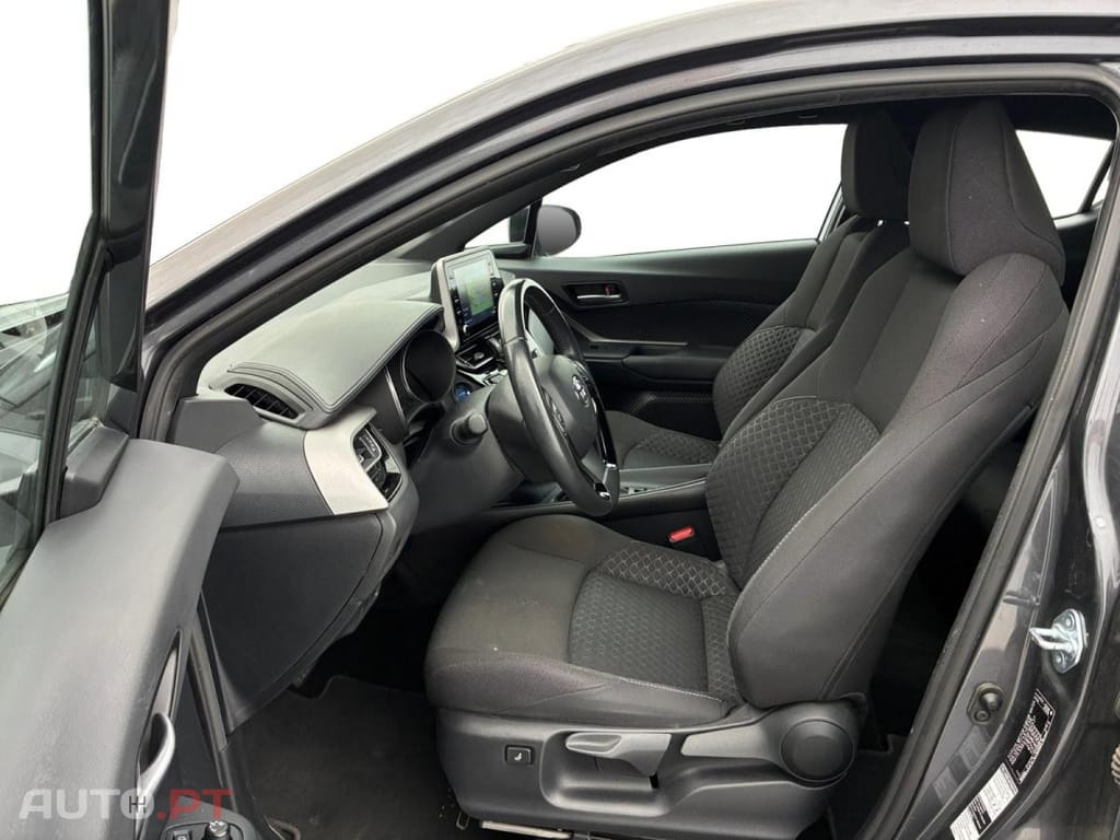 Toyota C-HR 1.8 Hybrid Dynamic Business