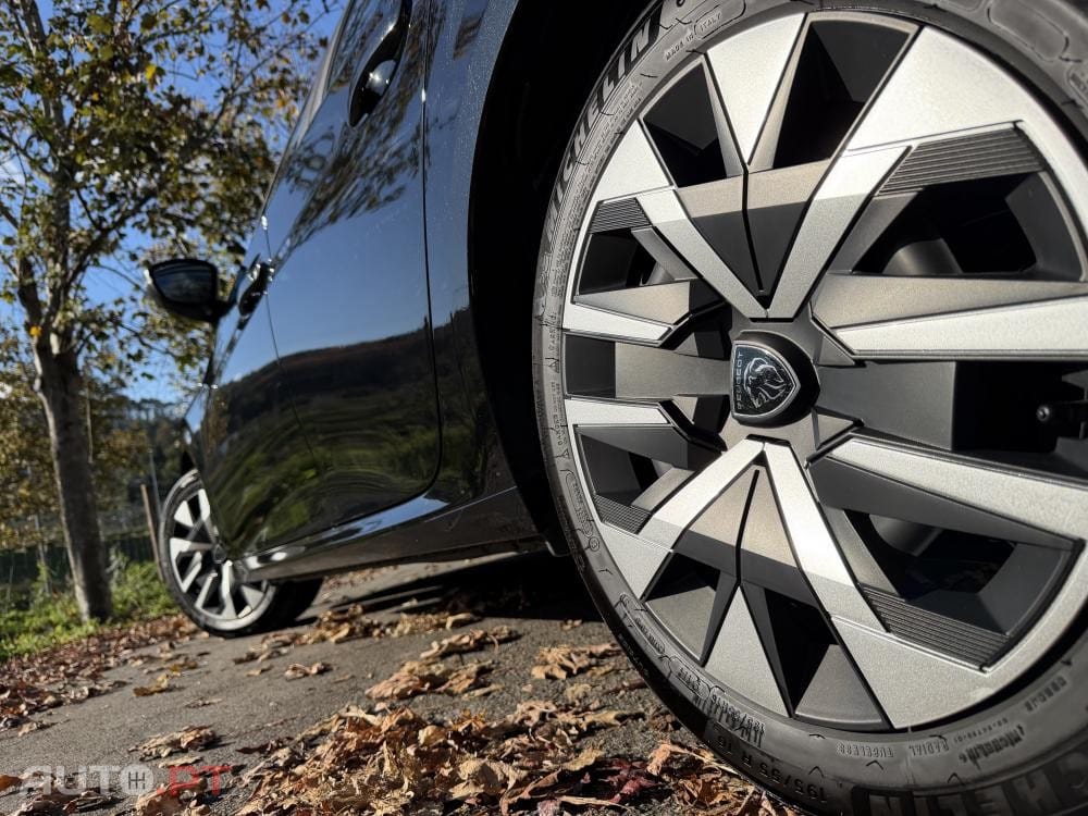 Peugeot 208 PureTech 75 Allure Pack