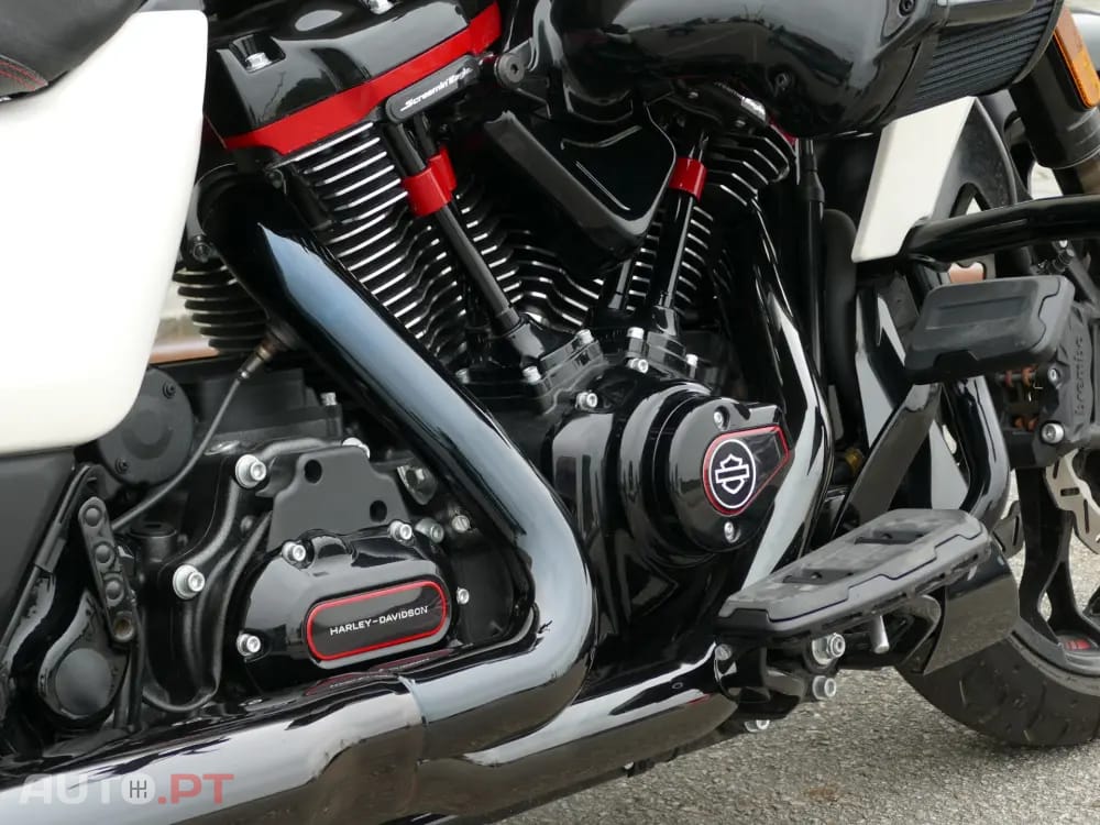 Harley Davidson FL CVO ROAD GLIDE ST