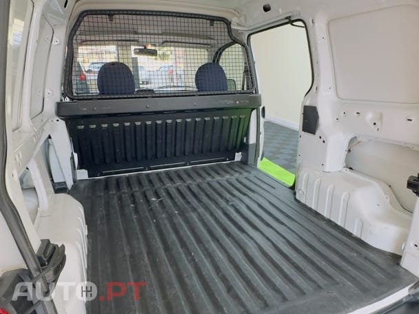 Peugeot Partner 1.6 BlueHDi L1 Premium — fotografia 17