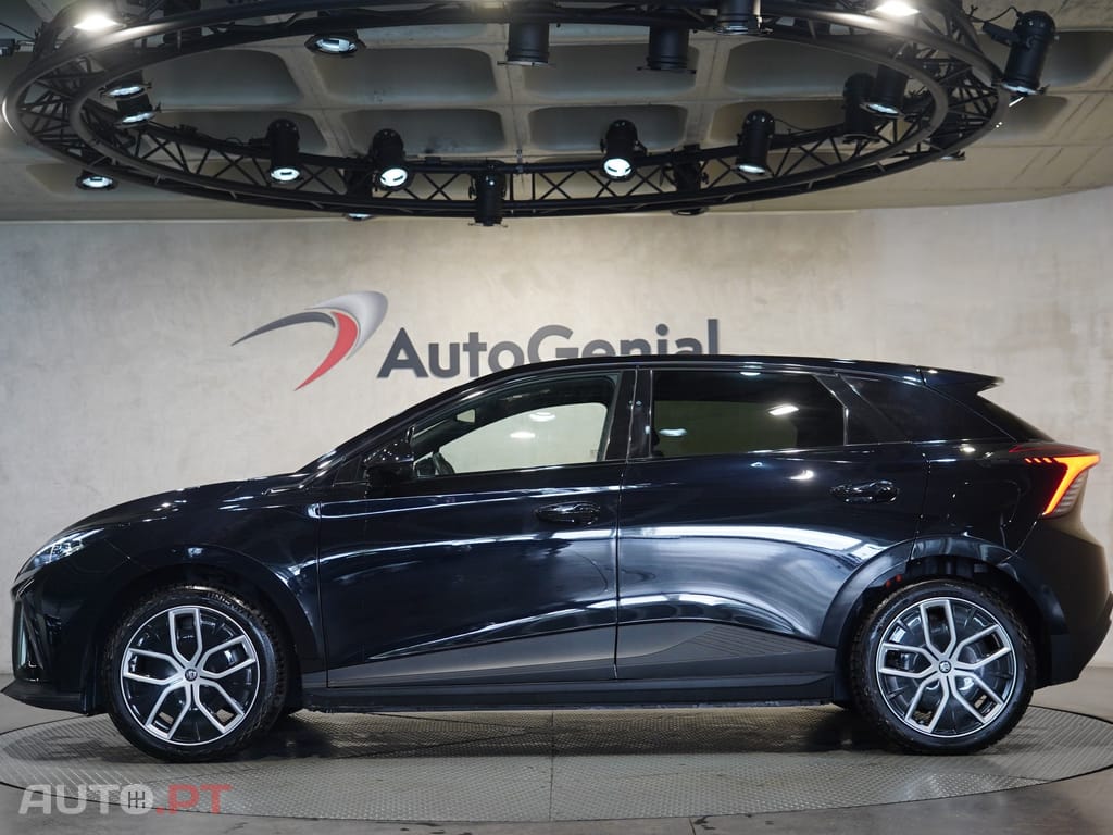 MG MG4 64 kWh Luxury