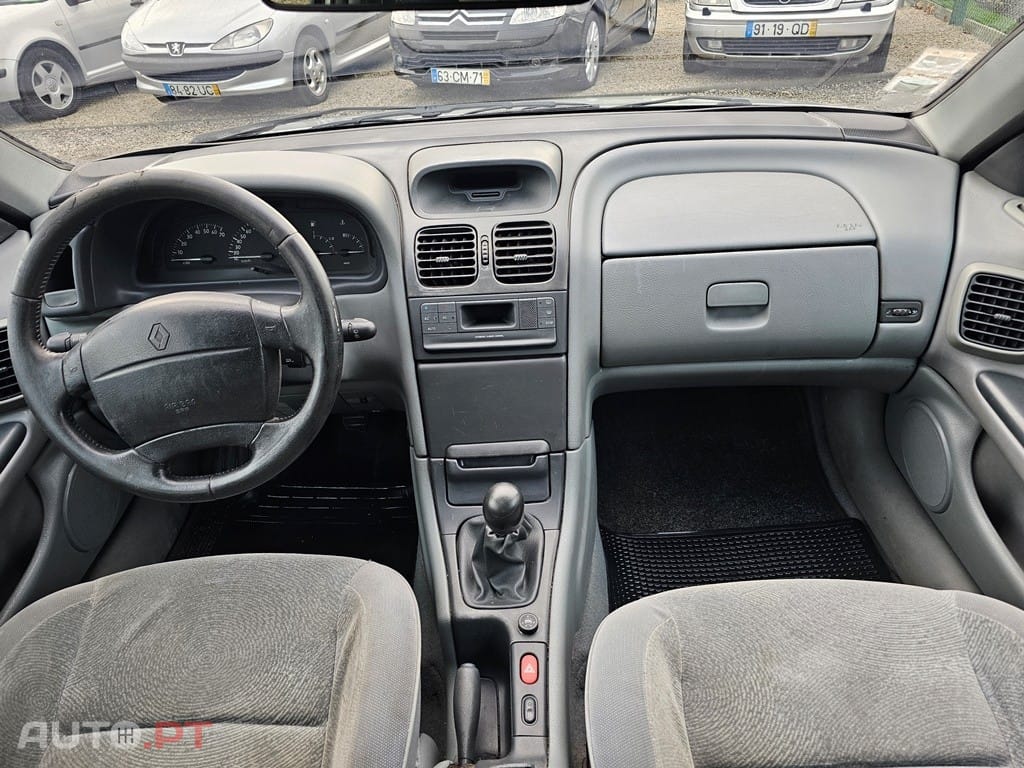Renault Laguna 1.8 Expression