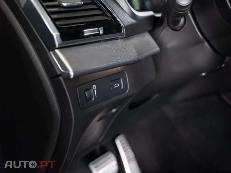 Volvo XC90 2.0 D4 R-Design