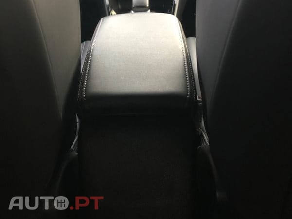 Peugeot E-2008 GT+