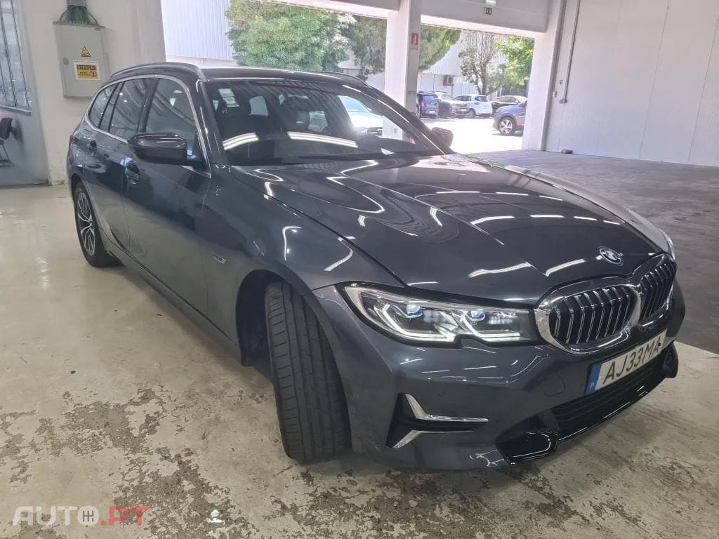 BMW 330 e Touring Line Luxury Auto