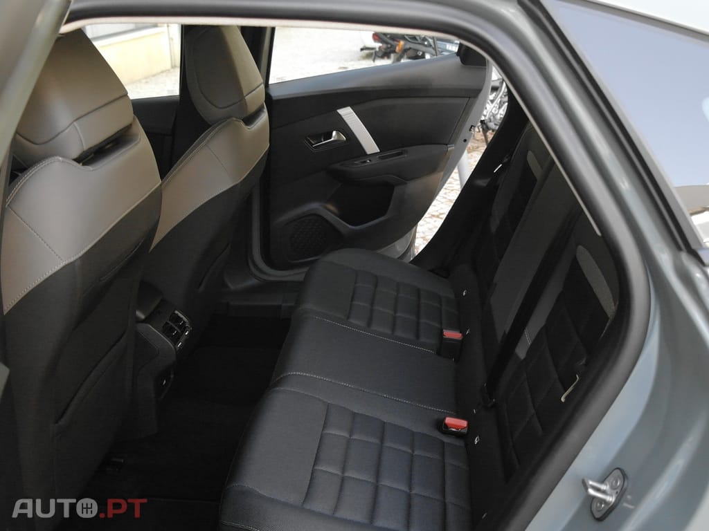 Citroen C4 1.2 Hybrid Plus e-DSC6