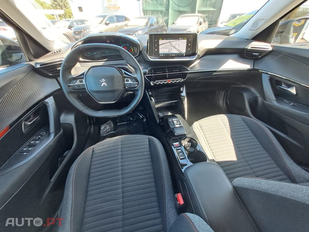 Peugeot E-2008 50 kWh Active