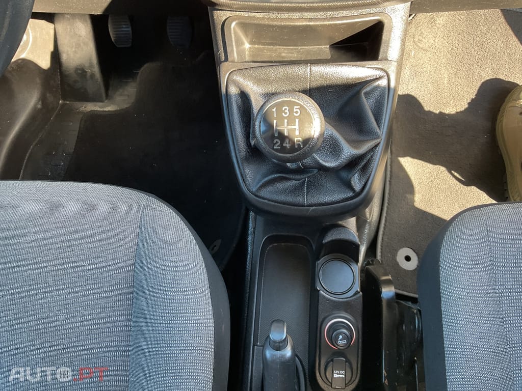 Fiat Fiorino 1.3 M-jet Adventure com 1GD